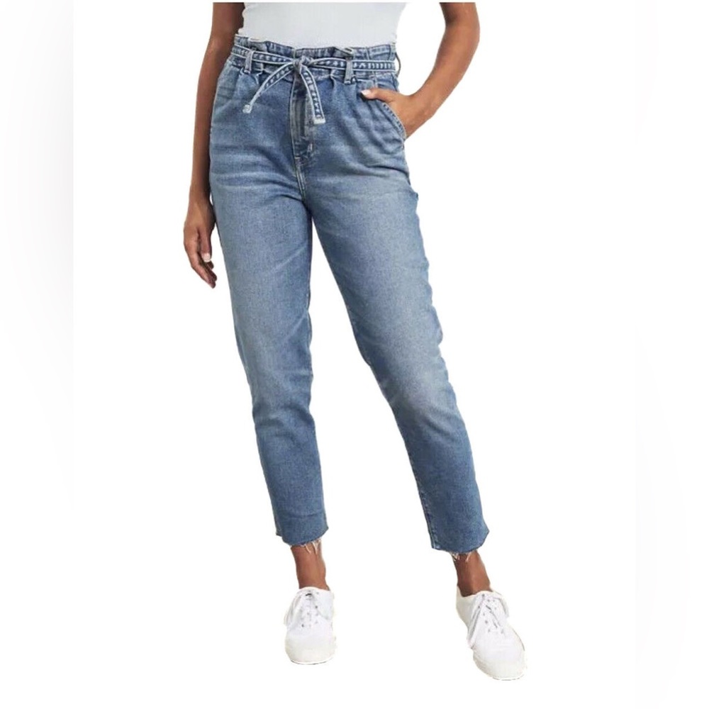 Hollister Ultra High Rise Mom Jeans Size 27